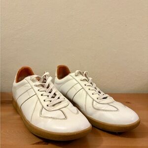 Beckett Simonon White Gum Sole Sneakers